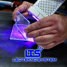 lampade manuali UV LED